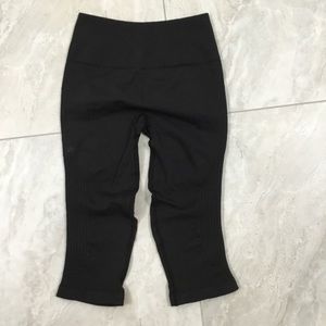 Lululemon crop leggings in dark slate gray